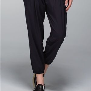 🌟Lululemon Rollin' With My Omies Pant 4